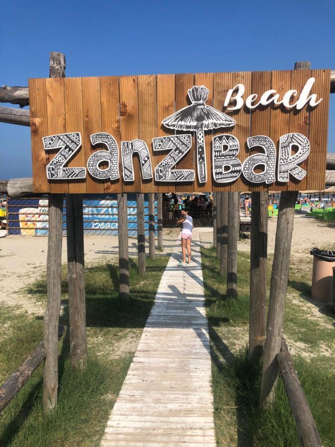Apartament Rebeca Lux By Alezzi Beach Resort Năvodari Eksteriør bilde