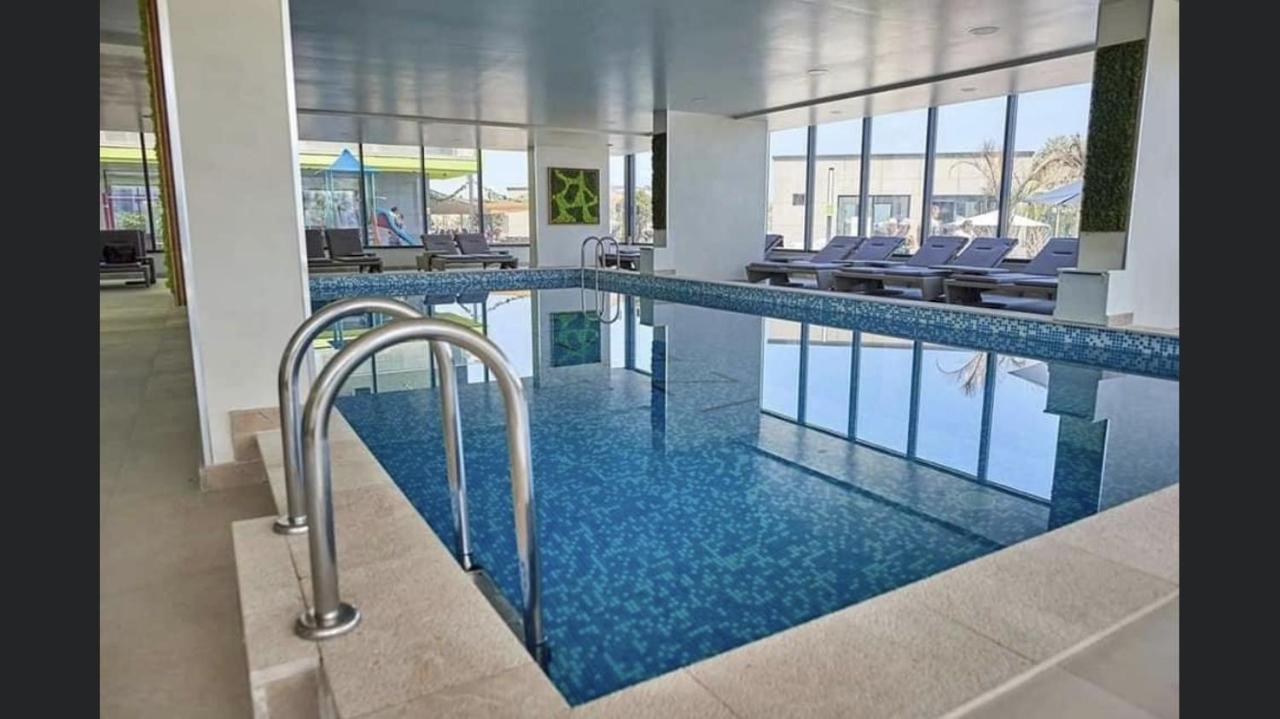 Apartament Rebeca Lux By Alezzi Beach Resort Năvodari Eksteriør bilde