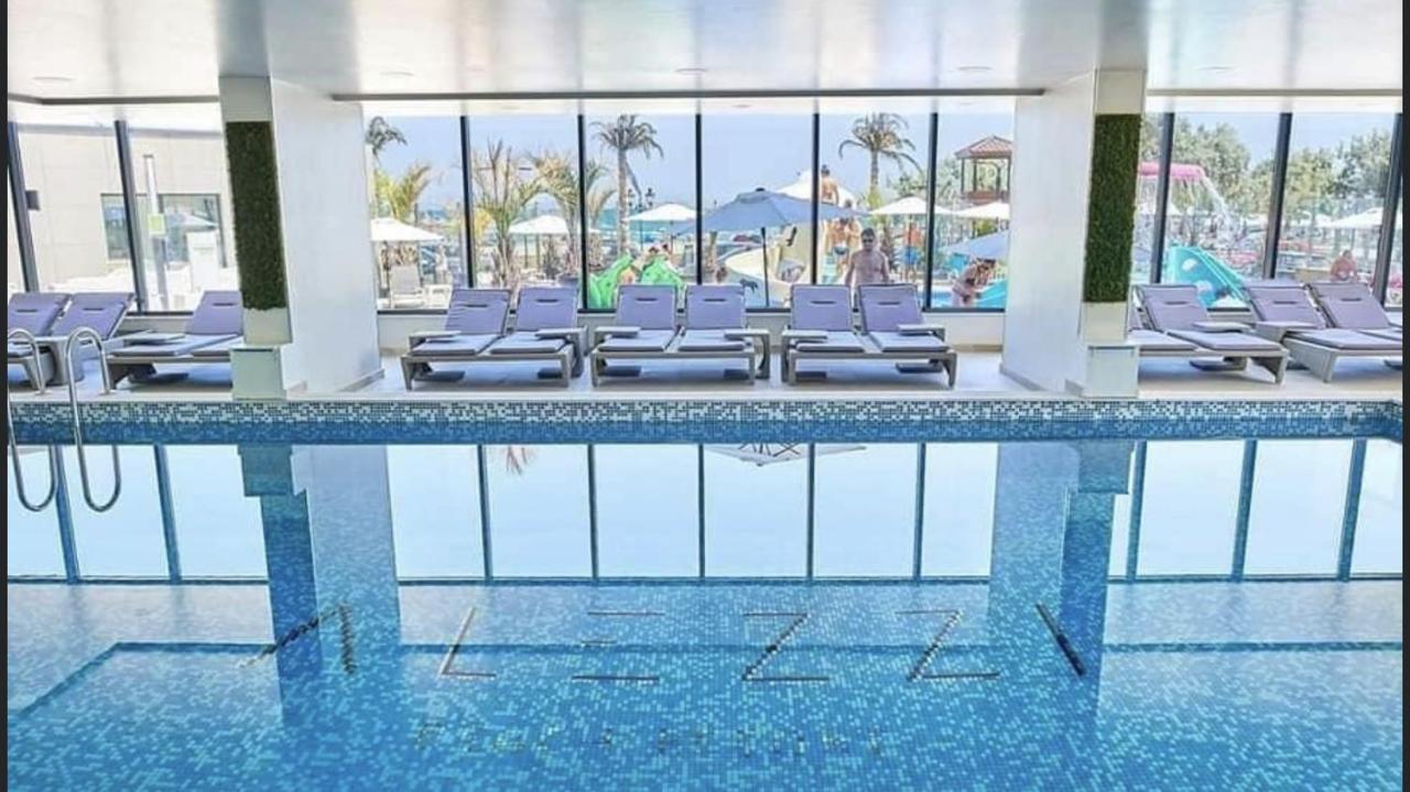 Apartament Rebeca Lux By Alezzi Beach Resort Năvodari Eksteriør bilde